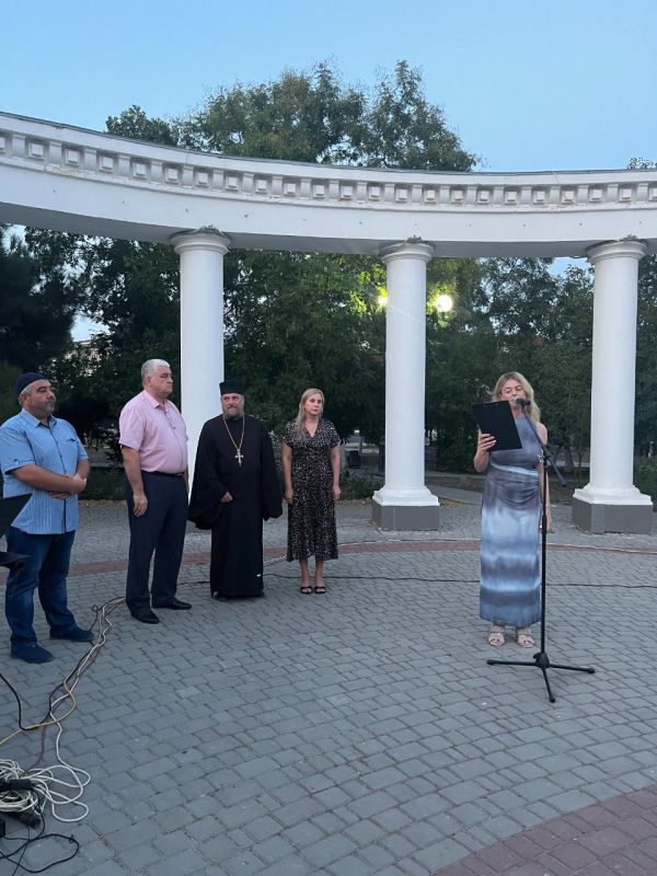 3 сентября в городском саду Судака состоялась акция «Зажги свечу памяти» 3 сентября в городском саду Судака состоялась акция «Зажги свечу памяти»