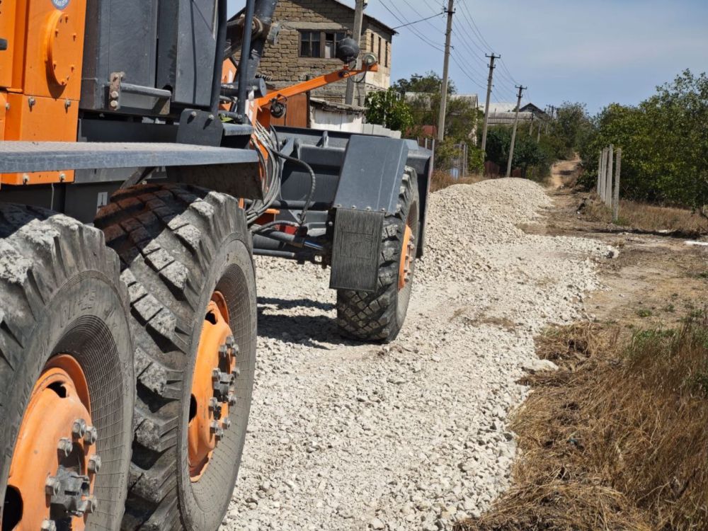 Юрий Гоцанюк: В Республике Крым выполняются работы по грейдированию подъездных дорог к садовым некоммерческим товариществам (СНТ)