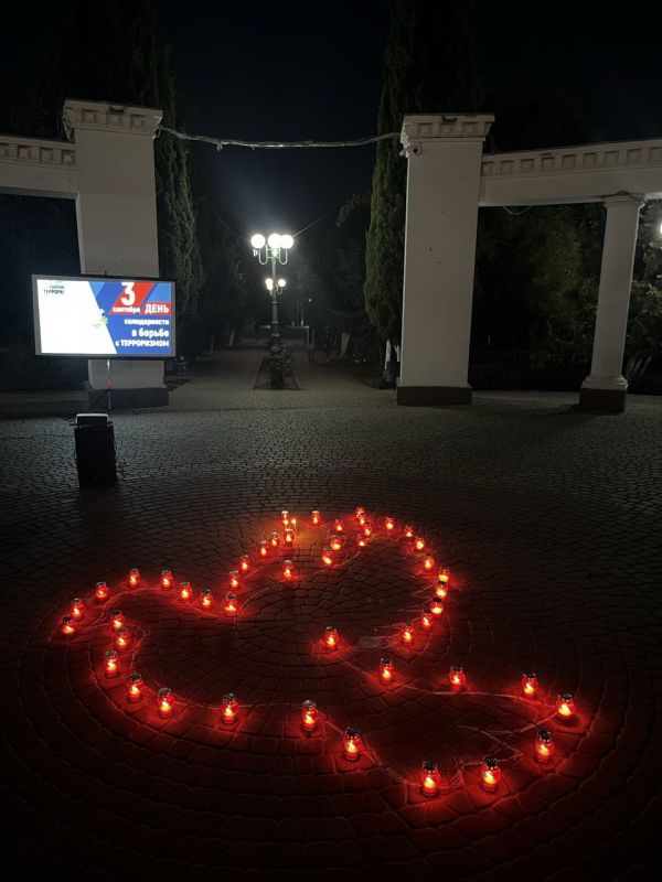 Константин Подсевалов: Вечером 3 сентября, был в числе тех судакчан, кто присоединился к памятной акции, посвященной Дню солидарности в борьбе с терроризмом и памяти погибших в Беслане Константин Подсевалов: Вечером 3 сентября, был в числе тех судакчан, кто присоединился к памятной акции, посвященной Дню солидарности в борьбе с терроризмом и памяти погибших в Беслане