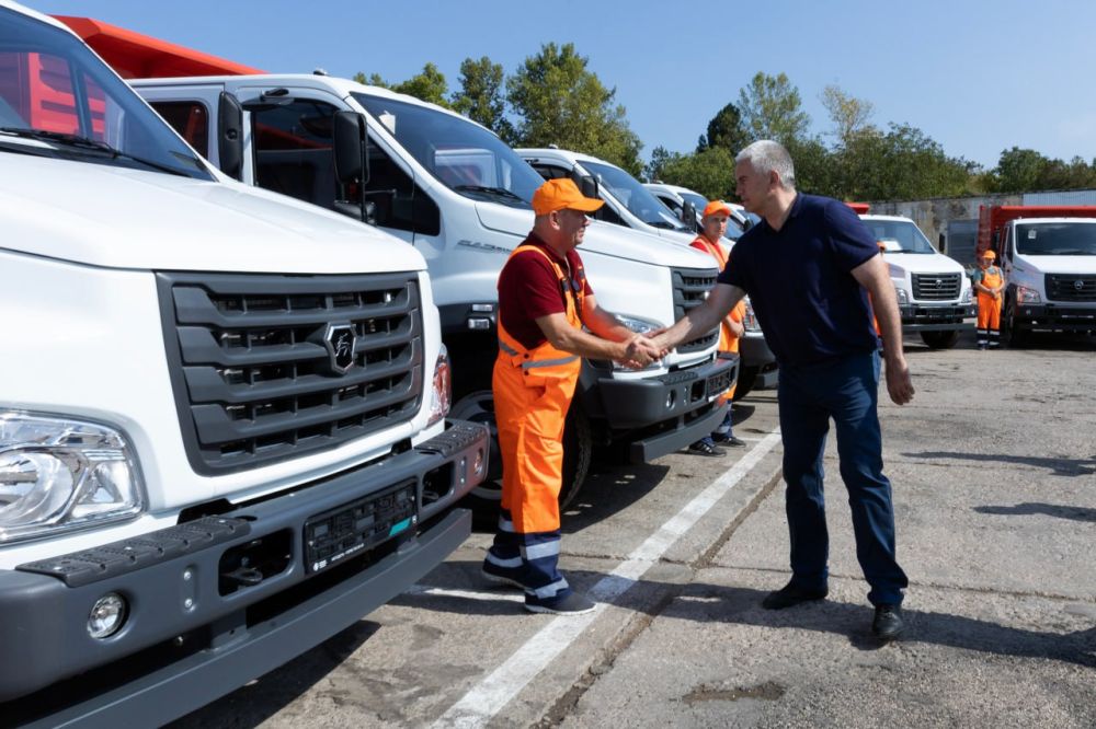 Автопарк «Крымавтодор» пополнили 19 новых комбинированных самосвалов Автопарк «Крымавтодор» пополнили 19 новых комбинированных самосвалов