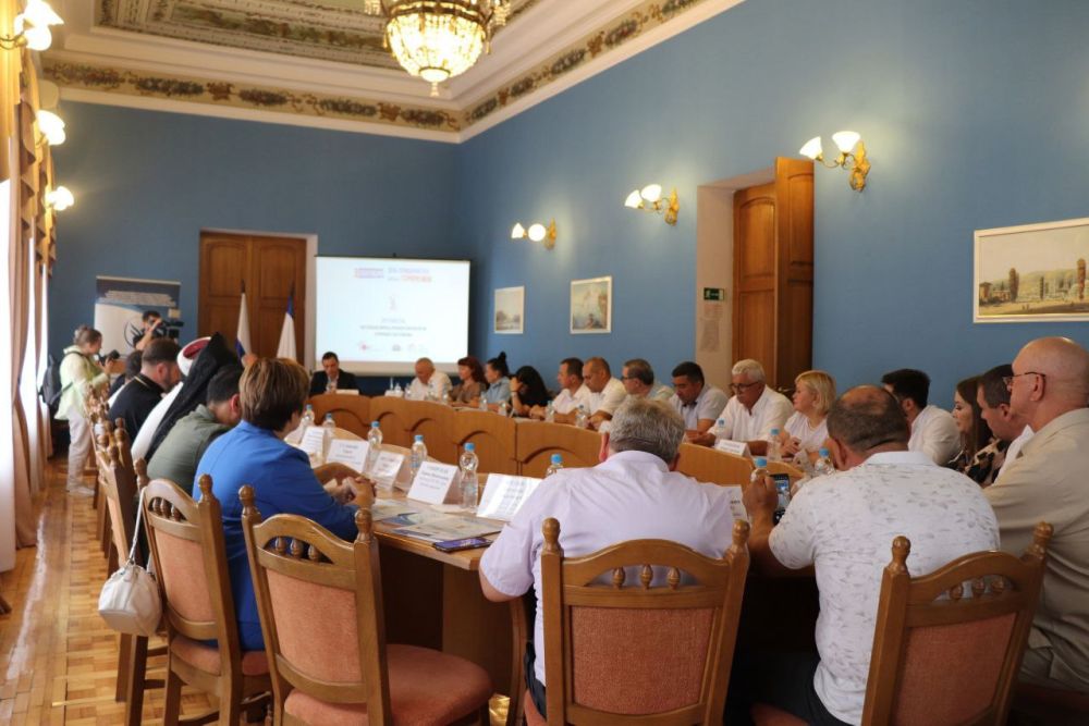 Представители МВД по Республике Крым и общественники приняли участие в круглом столе на тему «Актуальные вопросы профилактики идеологии терроризма и экстремизма» Представители МВД по Республике Крым и общественники приняли участие в круглом столе на тему «Актуальные вопросы профилактики идеологии терроризма и экстремизма»
