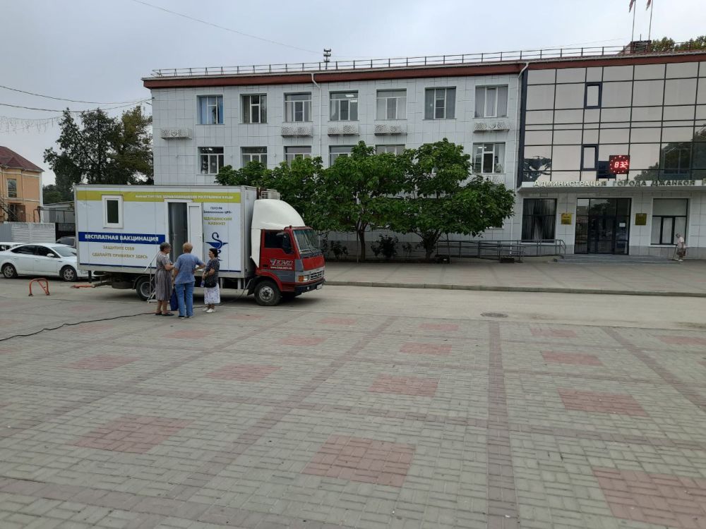 В Джанкое работает мобильный пункт вакцинации против гриппа В Джанкое работает мобильный пункт вакцинации против гриппа