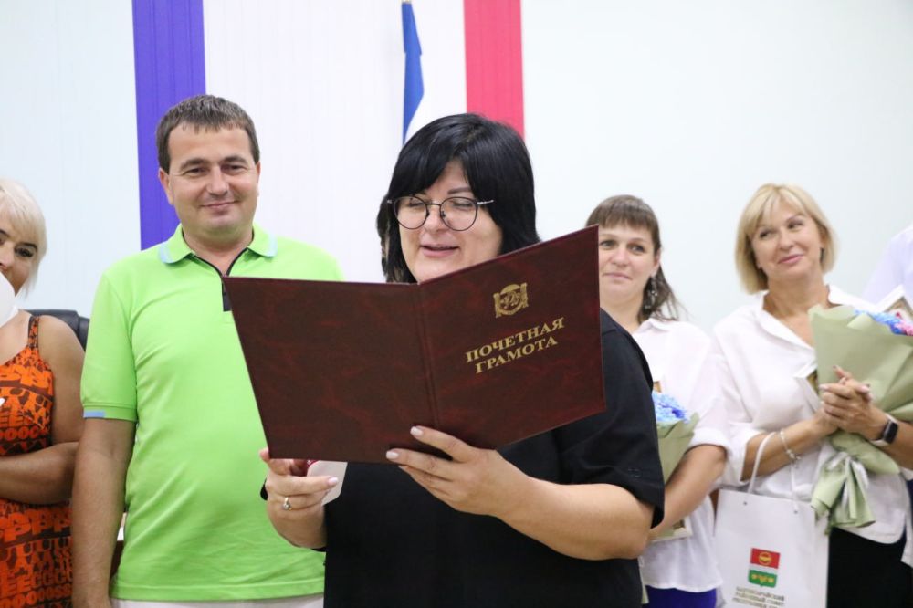 Ольга Урайкина: Сегодня состоялась 74 заключительная сессия Бахчисарайского районного совета 2го созыва, на которой были подведены итоги совместной работы Ольга Урайкина: Сегодня состоялась 74 заключительная сессия Бахчисарайского районного совета 2го созыва, на которой были подведены итоги совместной работы