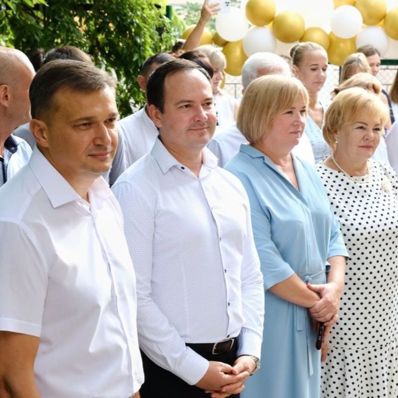 В Ливадийской школе открыли один из первых в Крыму «Атомклассов» и ещё одну «Точку роста» – уже шестую В Ливадийской школе открыли один из первых в Крыму «Атомклассов» и ещё одну «Точку роста» – уже шестую