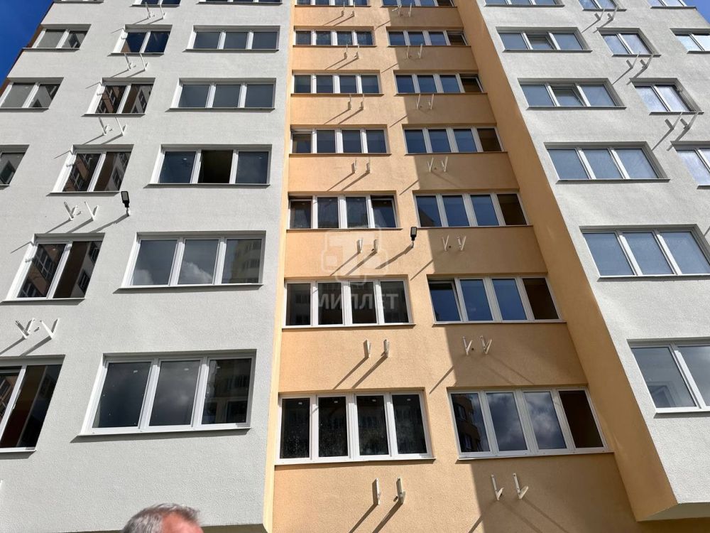В Ялте торжественно вручили ключи от новых квартир переселенцам из ветхого жилья, а также детям-сиротам и детям, оставшимся без попечения родителей, передаёт корреспондент телеканала «Миллет» В Ялте торжественно вручили ключи от новых квартир переселенцам из ветхого жилья, а также детям-сиротам и детям, оставшимся без попечения родителей, передаёт корреспондент телеканала «Миллет»