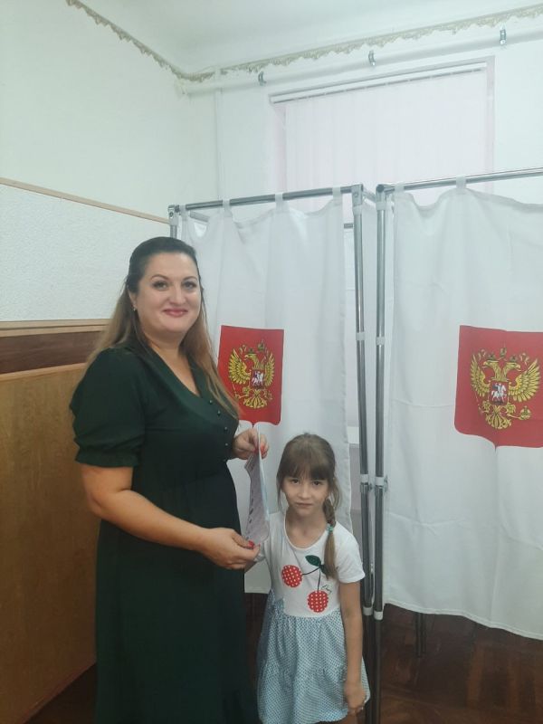 Стартовал первый день голосования: ялтинцы активно участвуют в выборах Стартовал первый день голосования: ялтинцы активно участвуют в выборах