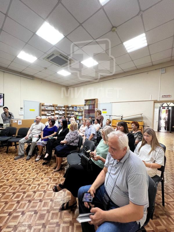 Памятное мероприятие, посвященное 65-летию известного крымскотатарского поэта, писателя, журналиста и переводчика Юнуса Кандыма, прошло в Симферополе Памятное мероприятие, посвященное 65-летию известного крымскотатарского поэта, писателя, журналиста и переводчика Юнуса Кандыма, прошло в Симферополе