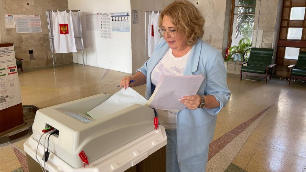 Янина Павленко: Выбор сделан! С удовольствием отдала свой голос за будущее любимого города и Крыма, которые вот уже 10 лет часть великой страны! Янина Павленко: Выбор сделан! С удовольствием отдала свой голос за будущее любимого города и Крыма, которые вот уже 10 лет часть великой страны!