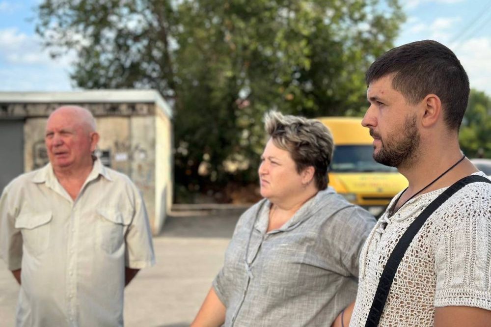 Владимир Немцев: Встретился с жителями улицы Маринеско, чтобы обсудить вопросы обустройства тротуара и обеспечения безопасности пешеходов в этой жилой зоне Владимир Немцев: Встретился с жителями улицы Маринеско, чтобы обсудить вопросы обустройства тротуара и обеспечения безопасности пешеходов в этой жилой зоне