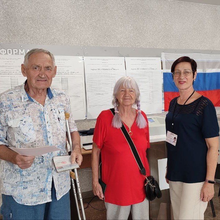 Крымчане продолжают принимать участие в выборах Крымчане продолжают принимать участие в выборах