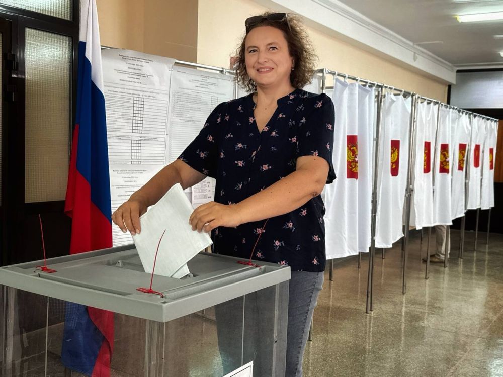 Александр Дудинов: В Черноморском районе открыли свои двери 33 избирательных участка для голосования Александр Дудинов: В Черноморском районе открыли свои двери 33 избирательных участка для голосования