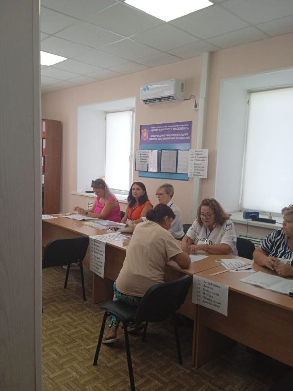 Сегодня проходит второй день голосования на выборах депутатов Государственного Совета Республики Крым и представительных органов муниципальных образований третьего созыва Сегодня проходит второй день голосования на выборах депутатов Государственного Совета Республики Крым и представительных органов муниципальных образований третьего созыва
