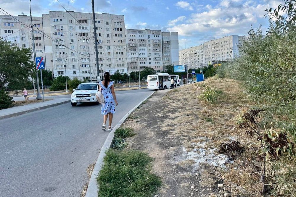 Владимир Немцев: Встретился с жителями улицы Маринеско, чтобы обсудить вопросы обустройства тротуара и обеспечения безопасности пешеходов в этой жилой зоне
