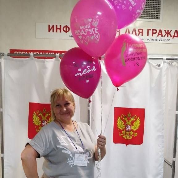 Даже в воскресенье крымчане приходят проголосовать на избирательные участки Даже в воскресенье крымчане приходят проголосовать на избирательные участки