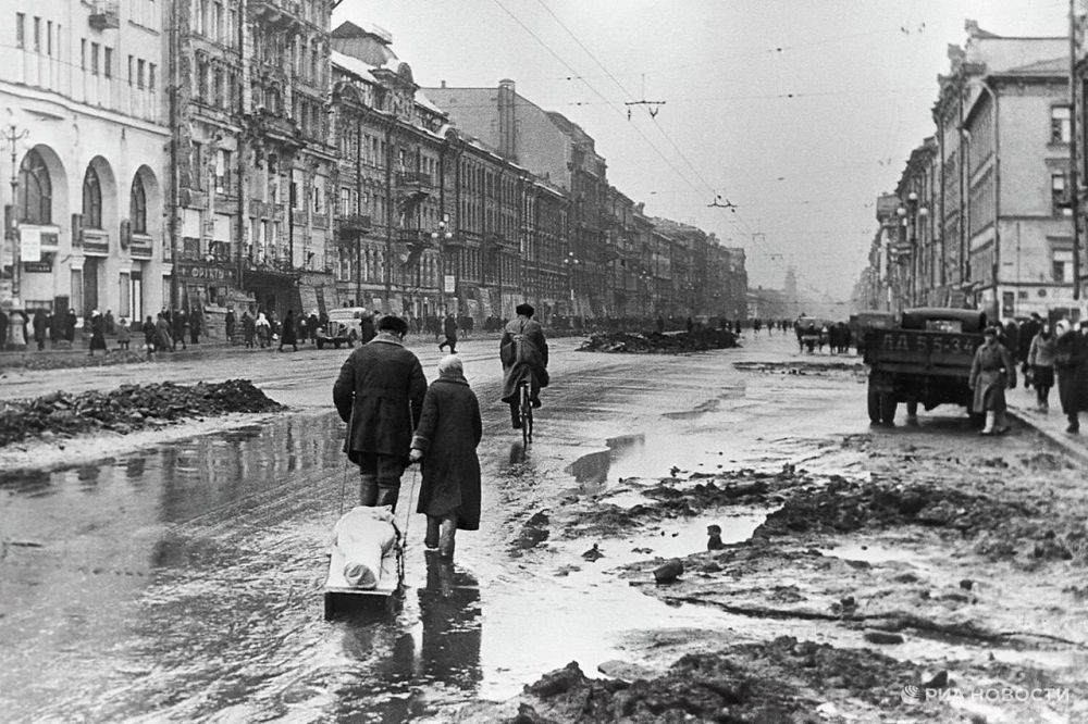 Владимир Немцев: 8 сентября 1941 года началась 872-дневная блокада Ленинграда — одна из самых трагических и героических страниц Великой Отечественной войны Владимир Немцев: 8 сентября 1941 года началась 872-дневная блокада Ленинграда — одна из самых трагических и героических страниц Великой Отечественной войны
