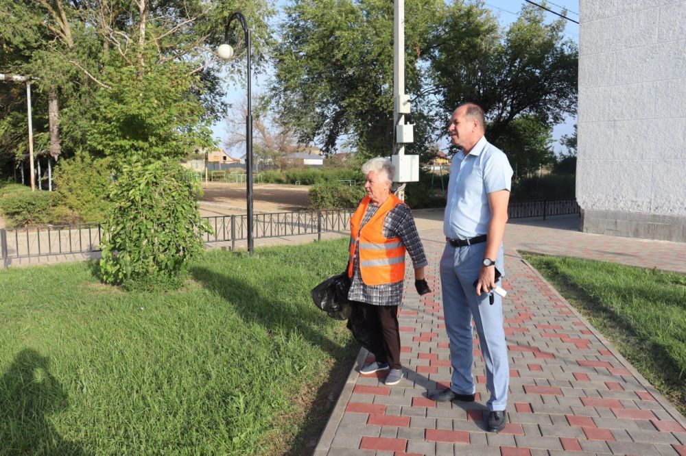 Владислав Хаджиев: Одна из основных общих задач - организация системной работы по санитарной очистке в каждом населенном пункте Владислав Хаджиев: Одна из основных общих задач - организация системной работы по санитарной очистке в каждом населенном пункте