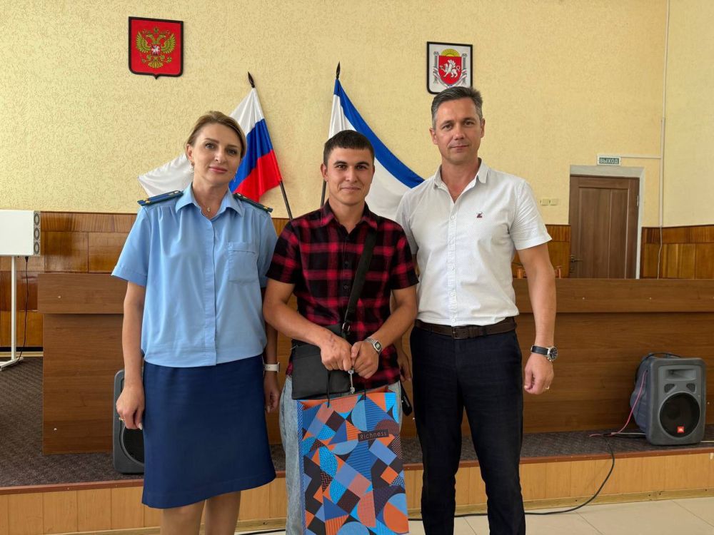 В Черноморском районе благодаря вмешательству прокуратуры трое сирот получили благоустроенные квартиры В Черноморском районе благодаря вмешательству прокуратуры трое сирот получили благоустроенные квартиры