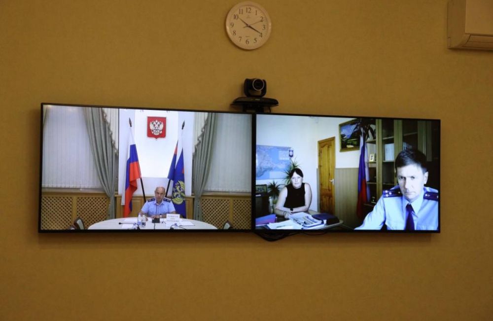 Прокурор Республики Крым Олег Камшилов провел прием граждан Прокурор Республики Крым Олег Камшилов провел прием граждан