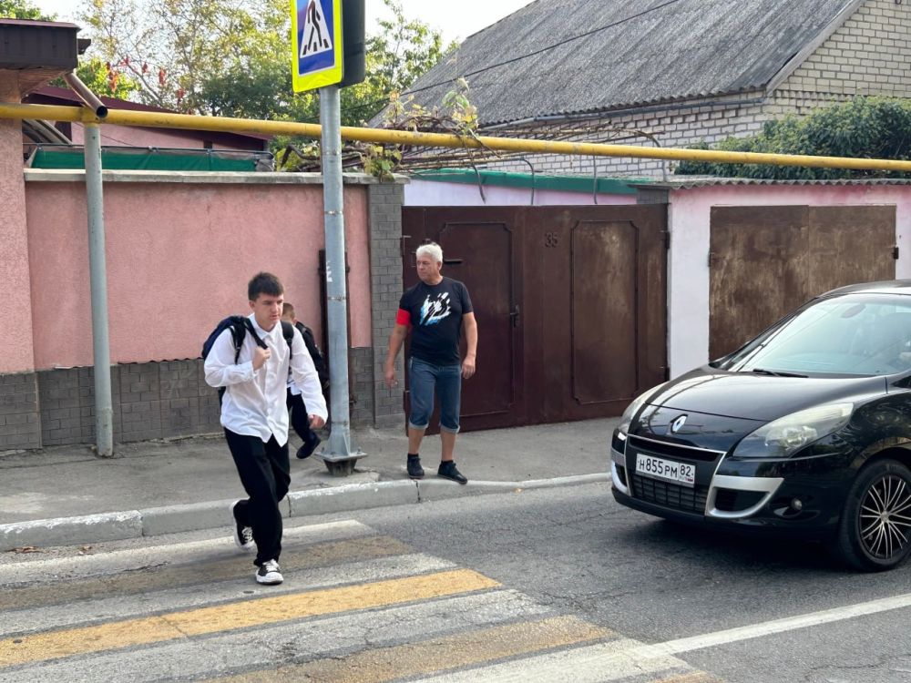 В рамках проведения мероприятия «Внимание — Дети!» в образовательных учреждениях организуются разнообразные мероприятия, среди которых: «Родительский патруль», «Неделя безопасности дорожного движения», конкурсы рисунков «Внимание — Дети!» и многое другое В рамках проведения мероприятия «Внимание — Дети!» в образовательных учреждениях организуются разнообразные мероприятия, среди которых: «Родительский патруль», «Неделя безопасности дорожного движения», конкурсы рисунков «Внимание — Дети!» и многое другое