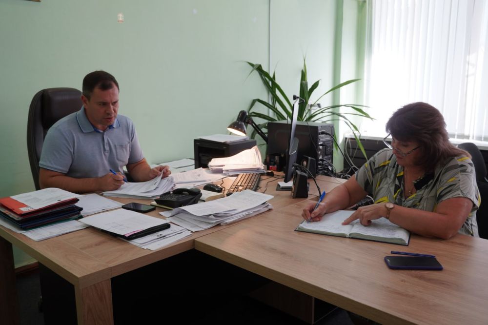 #в_диалоге_с_керчанами. Прием граждан в телефонном режиме провел и.о. главы администрации Олег КАТОРГИН. Обращения поступили от 8 горожан #в_диалоге_с_керчанами. Прием граждан в телефонном режиме провел и.о. главы администрации Олег КАТОРГИН. Обращения поступили от 8 горожан