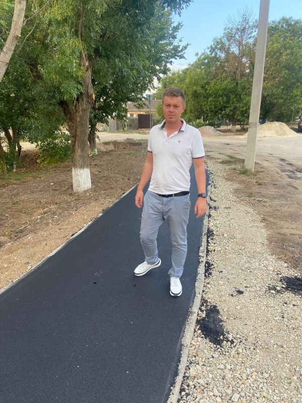 Заместитель главы администрации Сакского района Сергей Кирьянов посетил ряд сельских поселений Заместитель главы администрации Сакского района Сергей Кирьянов посетил ряд сельских поселений
