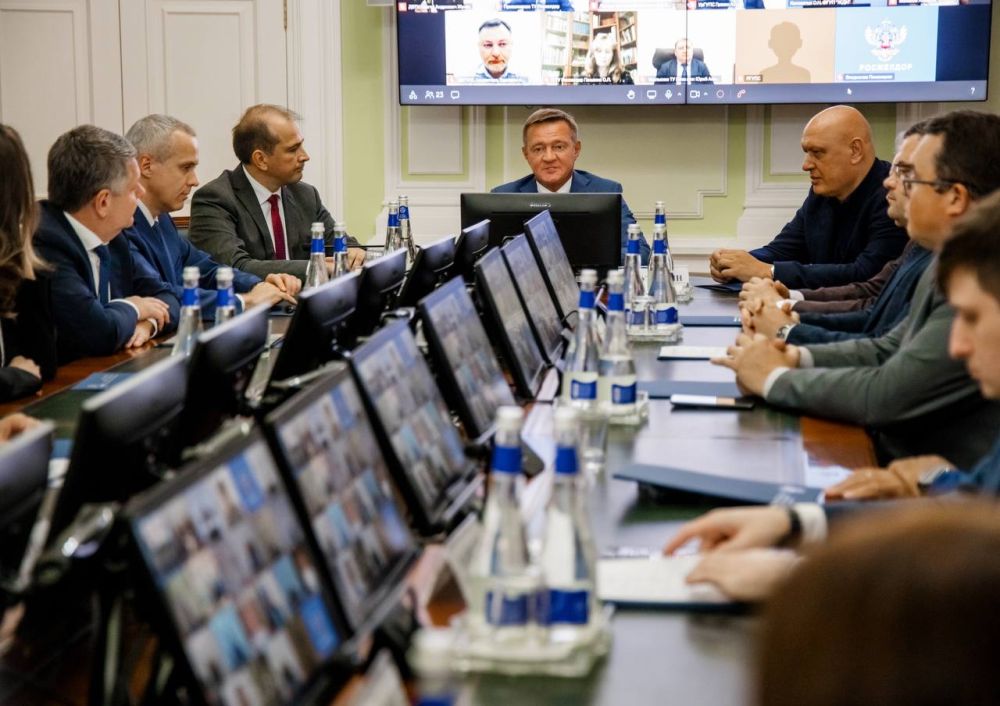 Роман Старовойт представил коллективу Росжелдора нового руководителя агентства – Александра Сахарова Роман Старовойт представил коллективу Росжелдора нового руководителя агентства – Александра Сахарова