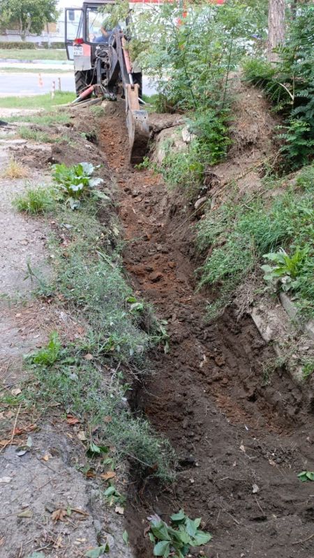 В Евпатории проводят ревизию ливнеприемников В Евпатории проводят ревизию ливнеприемников
