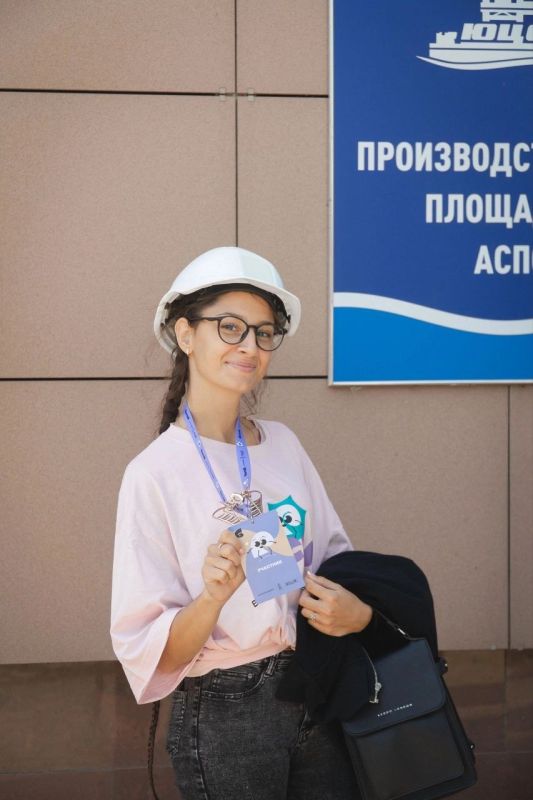 МОЛОДЕЖЬ – ГЛАВНЫЕ СТРОИТЕЛИ БУДУЩЕГО МОЛОДЕЖЬ – ГЛАВНЫЕ СТРОИТЕЛИ БУДУЩЕГО