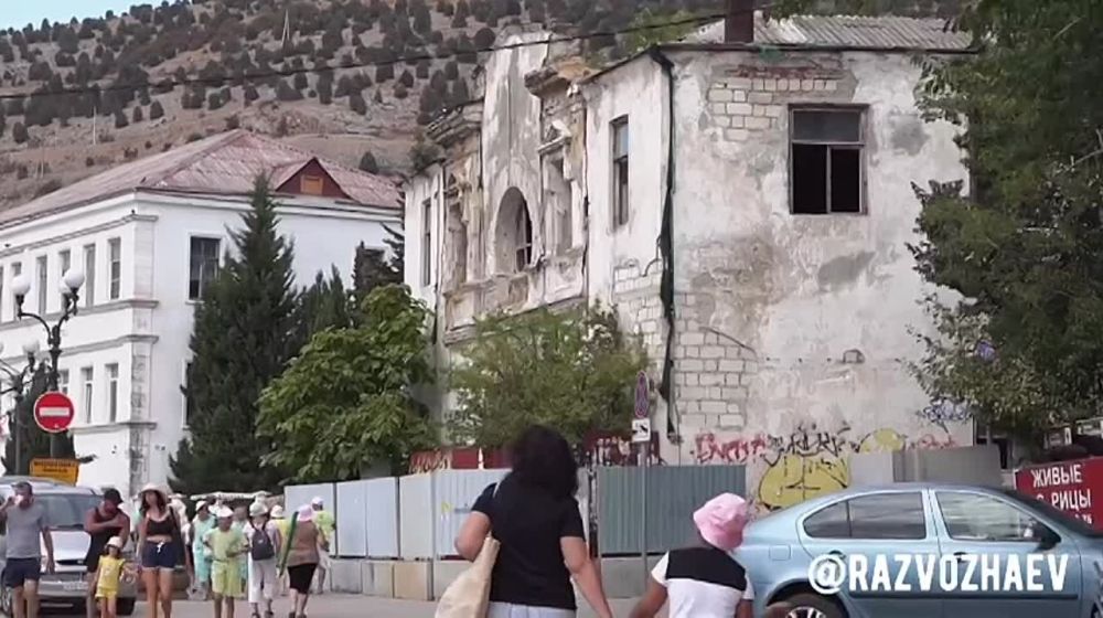 Михаил Развожаев: В Балаклаве на набережной Назукина скоро начнутся противоаварийные работы в кинотеатре «Родина»