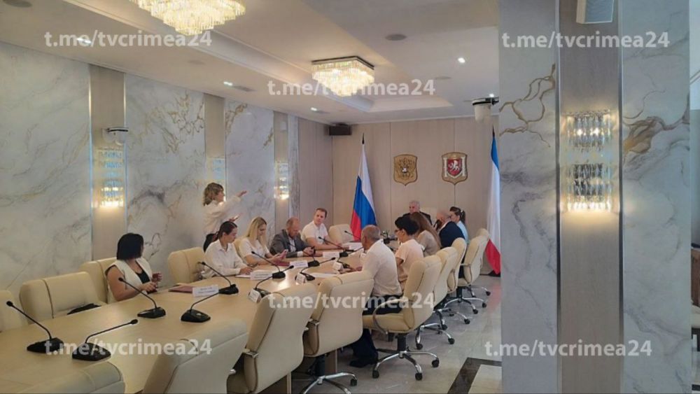 На итоговом заседании Избиркома РК зарегистрировали депутатов Госсовета Крыма третьего созыва На итоговом заседании Избиркома РК зарегистрировали депутатов Госсовета Крыма третьего созыва
