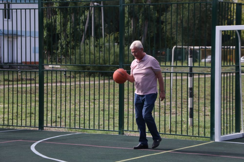 Ольга Урайкина: Сегодня в муниципальном бюджетном общеобразовательном учреждении «Гимназия им. Андреева Н.Р.» города Бахчисарай состоялось торжественное открытие спортивной площадки Ольга Урайкина: Сегодня в муниципальном бюджетном общеобразовательном учреждении «Гимназия им. Андреева Н.Р.» города Бахчисарай состоялось торжественное открытие спортивной площадки