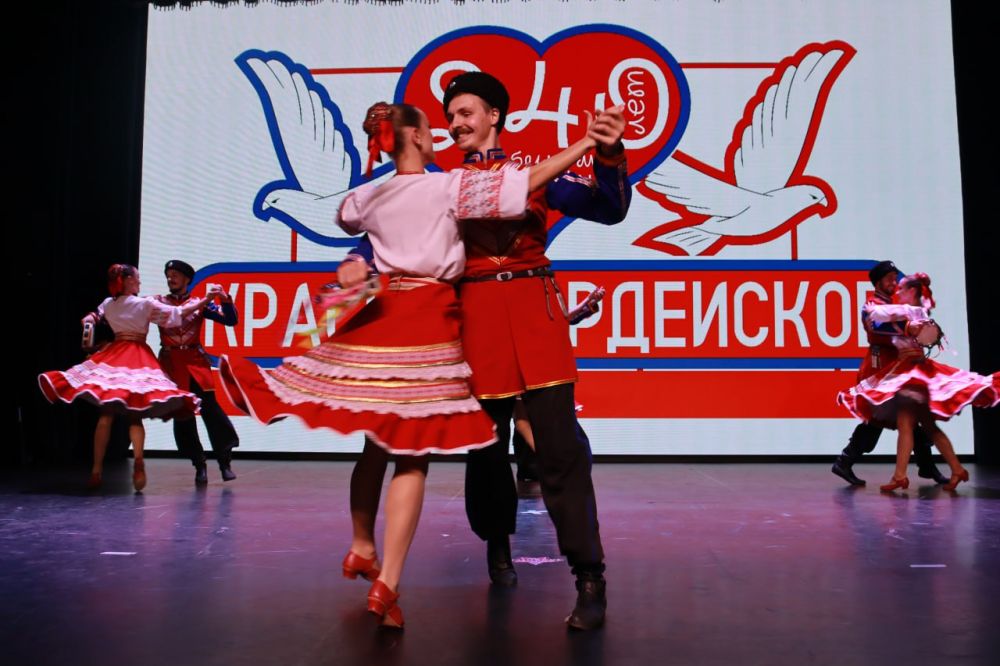 Вчера в честь знаменательного события - 240 -летия пгт Красногвардейское состоялся праздничный концерт, который стал незабываемым событием для жителей и гостей поселка Вчера в честь знаменательного события - 240 -летия пгт Красногвардейское состоялся праздничный концерт, который стал незабываемым событием для жителей и гостей поселка