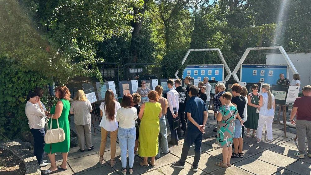 Сотрудники Центрального банка Российской Федерации провели увлекательную экскурсию, посвященную истории бумажных денег «От купюр» для работников ГУП РК «Крымтроллейбус» Сотрудники Центрального банка Российской Федерации провели увлекательную экскурсию, посвященную истории бумажных денег «От купюр» для работников ГУП РК «Крымтроллейбус»