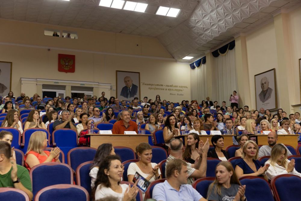 Алексей Зинченко: В Крыму для творческой молодежи реализуются множество проектов в различных форматах! Алексей Зинченко: В Крыму для творческой молодежи реализуются множество проектов в различных форматах!