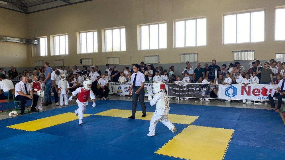 В спортивном зале МБОУ «Зуйская СШ N 2 имени С.Сеитвелиева» сегодня состоялся Открытый турнир Белогорского района по киокусинкай памяти Лахина Андрея Александровича и Винтоняк Елены Андреевны В спортивном зале МБОУ «Зуйская СШ N 2 имени С.Сеитвелиева» сегодня состоялся Открытый турнир Белогорского района по киокусинкай памяти Лахина Андрея Александровича и Винтоняк Елены Андреевны
