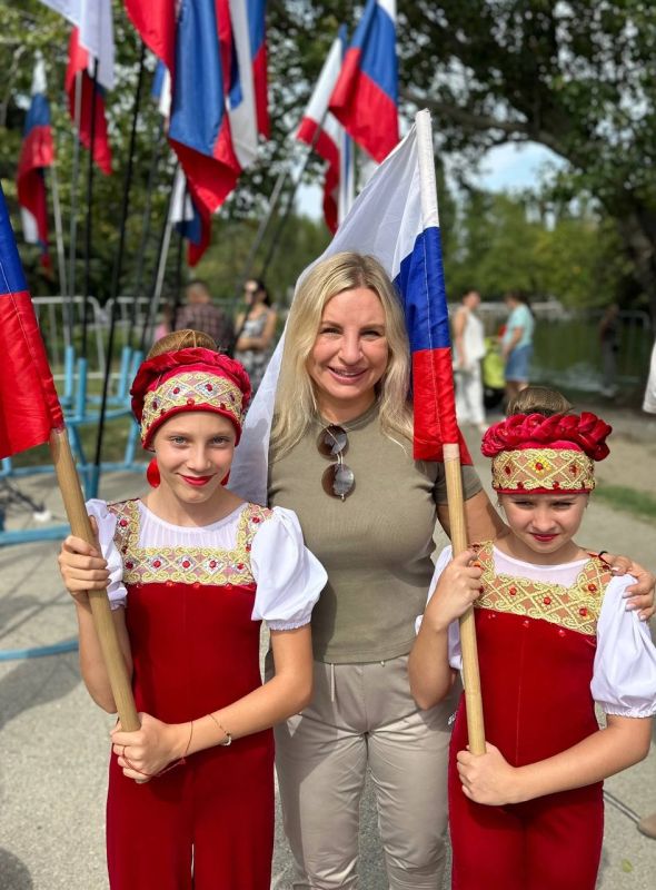 Ольга Торубарова: Россия бежиииииттт. В 12:00 по московскому времени во всех городах России стартовал Всероссийский забег «Кросс Нации» Ольга Торубарова: Россия бежиииииттт. В 12:00 по московскому времени во всех городах России стартовал Всероссийский забег «Кросс Нации»