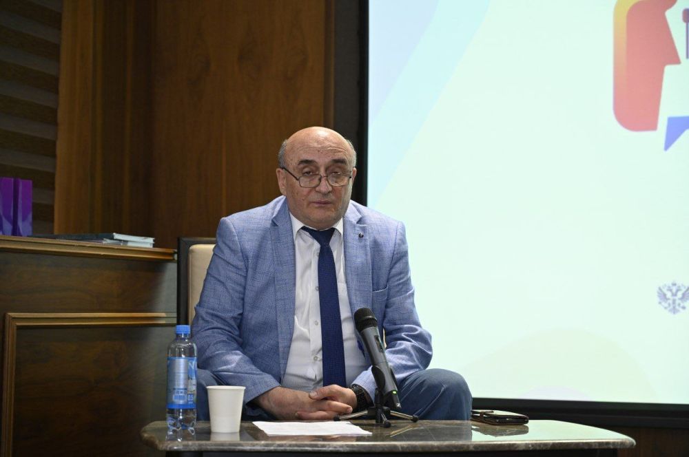 Межрегиональный форум Южного федерального округа «Практика СМИ в укреплении межнационального согласия» второй год объединяет на своей площадке делегации из числа представителей СМИ Астрахани, Воронежской, Ростовской, Херсонской областей и Севастополя Межрегиональный форум Южного федерального округа «Практика СМИ в укреплении межнационального согласия» второй год объединяет на своей площадке делегации из числа представителей СМИ Астрахани, Воронежской, Ростовской, Херсонской областей и Севастополя