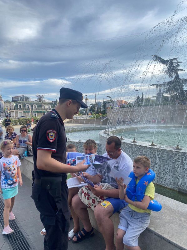 В Алуште для гостей и жителей города-курорта выступил оркестр культурного центра МВД по Республике Крым В Алуште для гостей и жителей города-курорта выступил оркестр культурного центра МВД по Республике Крым