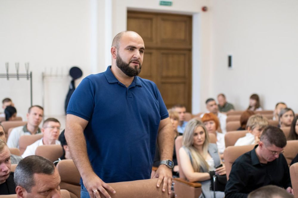 В Симферополе состоялось оперативно-хозяйственное совещание, в ходе которого руководители структурных подразделений отчитались о проделанной работе В Симферополе состоялось оперативно-хозяйственное совещание, в ходе которого руководители структурных подразделений отчитались о проделанной работе