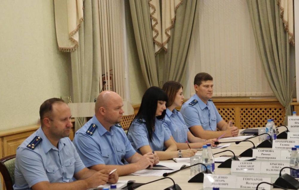 Более 33 млн рублей выплатили работникам крымских предприятий после вмешательства прокуратуры Более 33 млн рублей выплатили работникам крымских предприятий после вмешательства прокуратуры