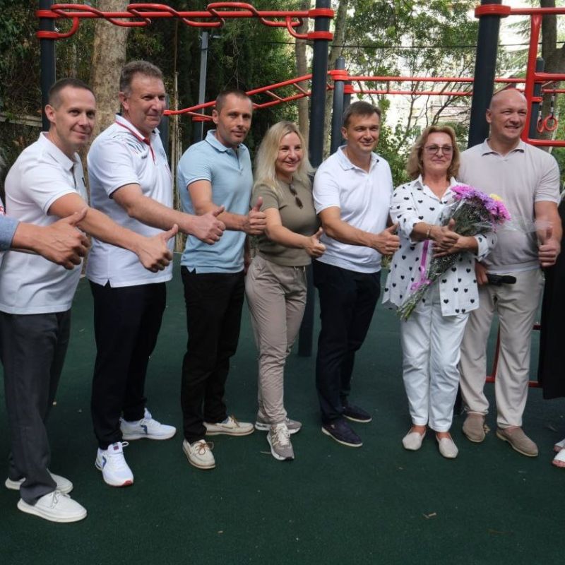 В Ялте стало на одну спортивную площадку больше В Ялте стало на одну спортивную площадку больше