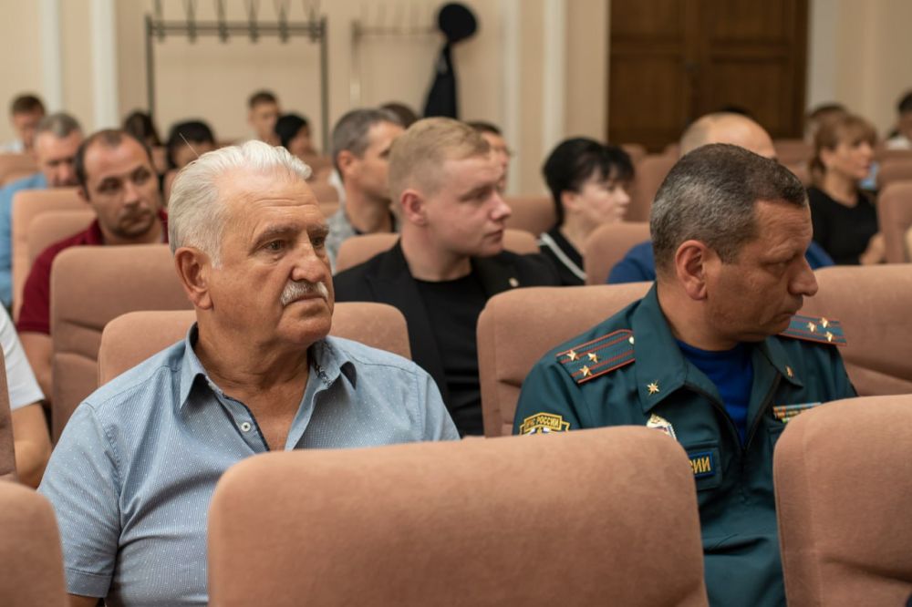 В Симферополе состоялось оперативно-хозяйственное совещание, в ходе которого руководители структурных подразделений отчитались о проделанной работе В Симферополе состоялось оперативно-хозяйственное совещание, в ходе которого руководители структурных подразделений отчитались о проделанной работе