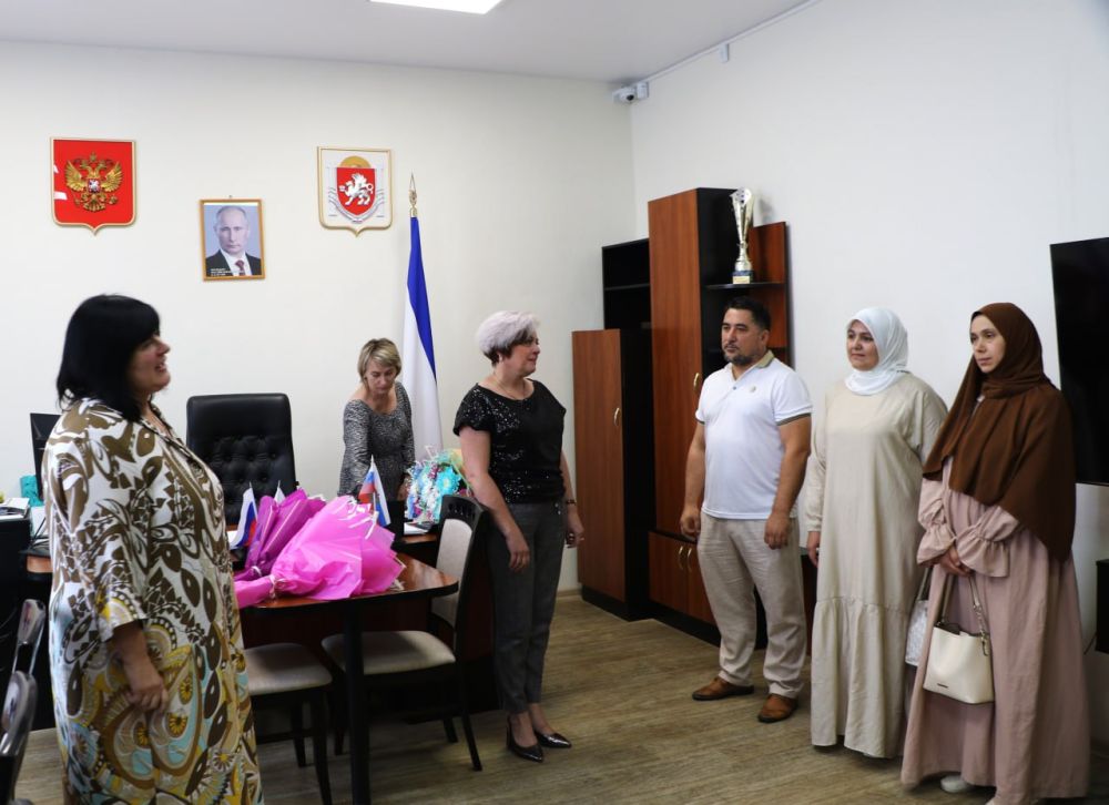 Ольга Урайкина: Совместно с главой администрации Бахчисарайского района Анжеликой Ястребовой, в соответствии с Указом... Ольга Урайкина: Совместно с главой администрации Бахчисарайского района Анжеликой Ястребовой, в соответствии с Указом...