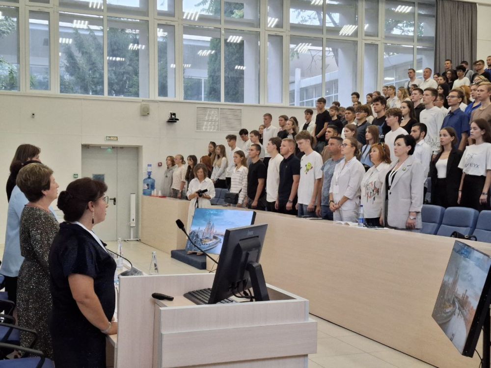В Севастополе проходит Форум русского языка и культуры «Великое русское слово» В Севастополе проходит Форум русского языка и культуры «Великое русское слово»