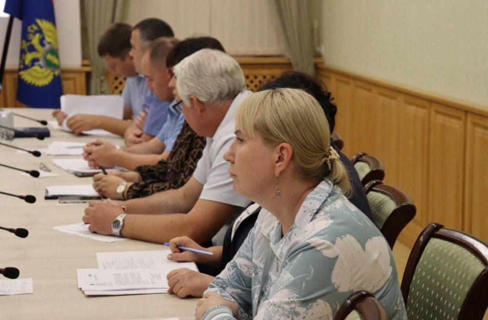 Более 33 млн рублей выплатили работникам крымских предприятий после вмешательства прокуратуры Более 33 млн рублей выплатили работникам крымских предприятий после вмешательства прокуратуры
