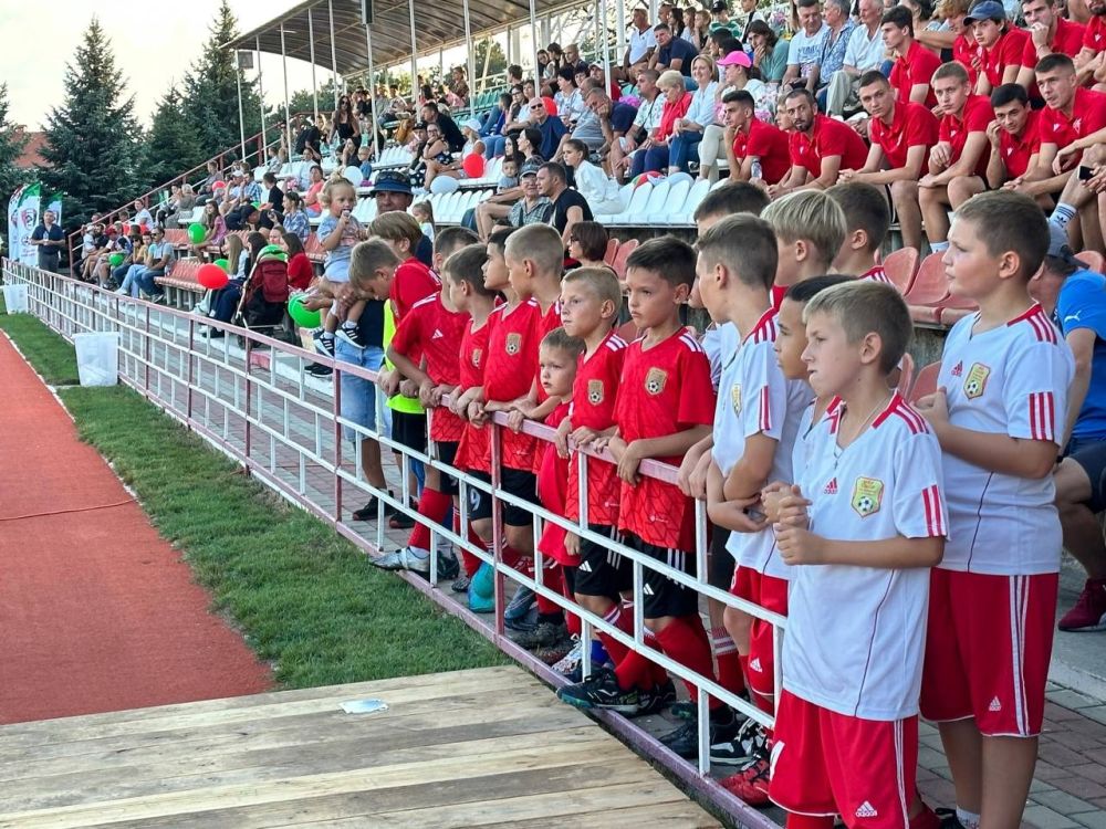 Ольга Торубарова: С ДНЁМ РОЖДЕНИЯ!!!. ФК «Крымтеплица» отметил своё 25-летие! С точки зрения возраста человека, 25 лет -... Ольга Торубарова: С ДНЁМ РОЖДЕНИЯ!!!. ФК «Крымтеплица» отметил своё 25-летие! С точки зрения возраста человека, 25 лет -...