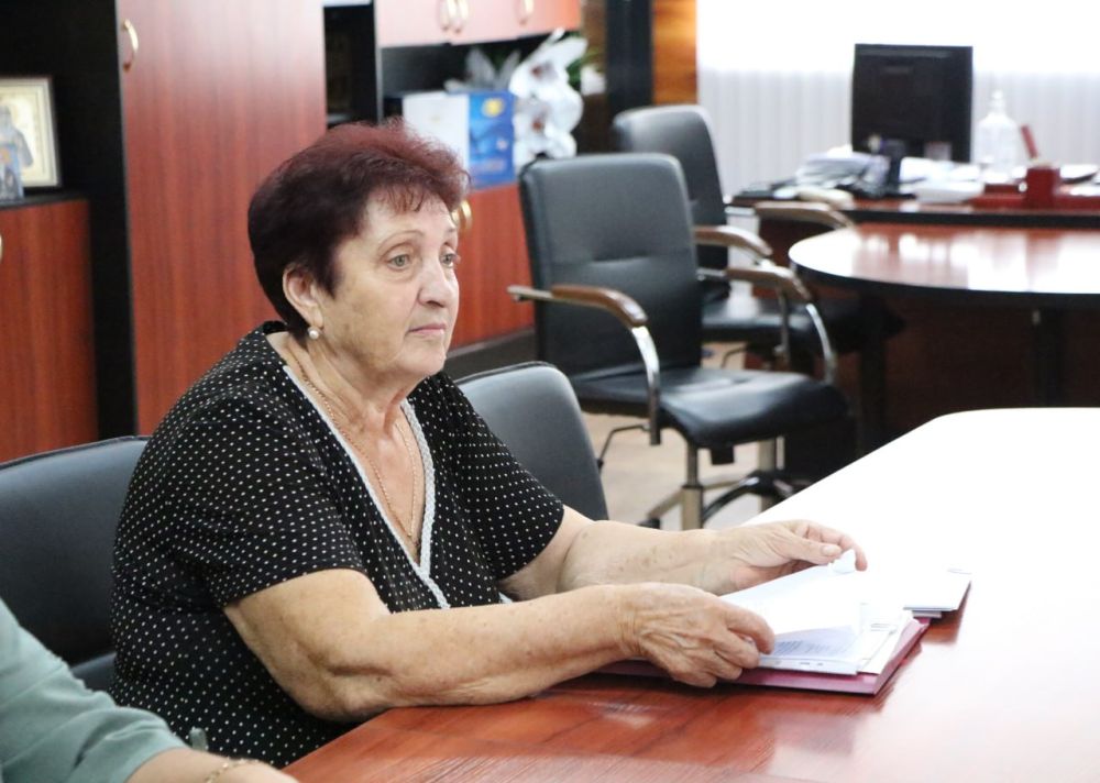 Ольга Урайкина: Сегодня на прием граждан ко мне обратилась жительница Верхнего городка с. Песчаное с вопросом ремонта дороги, установки освещения и работы общественного транспорта Ольга Урайкина: Сегодня на прием граждан ко мне обратилась жительница Верхнего городка с. Песчаное с вопросом ремонта дороги, установки освещения и работы общественного транспорта