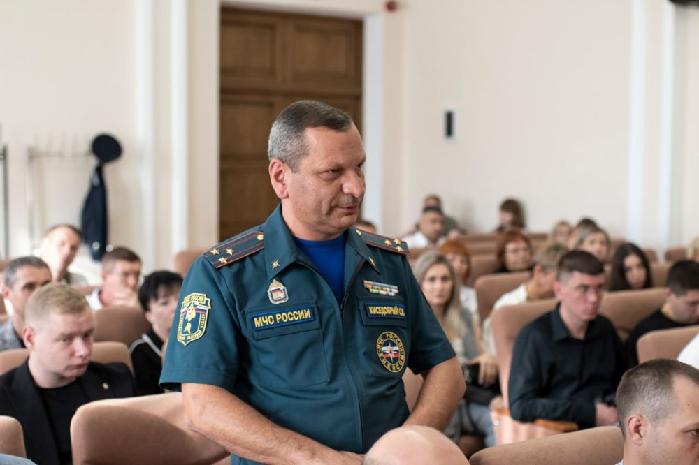 В Симферополе состоялось оперативно-хозяйственное совещание, в ходе которого руководители структурных подразделений отчитались о проделанной работе В Симферополе состоялось оперативно-хозяйственное совещание, в ходе которого руководители структурных подразделений отчитались о проделанной работе