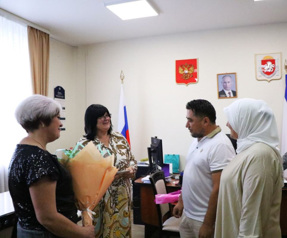 Ольга Урайкина: Совместно с главой администрации Бахчисарайского района Анжеликой Ястребовой, в соответствии с Указом... Ольга Урайкина: Совместно с главой администрации Бахчисарайского района Анжеликой Ястребовой, в соответствии с Указом...
