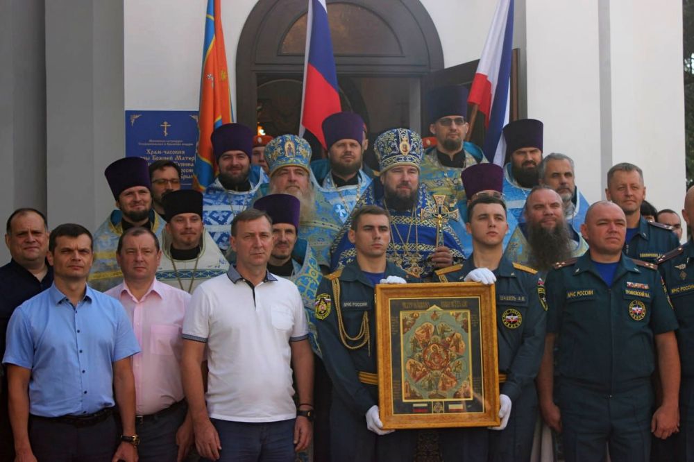 Перед образом Богородицы Перед образом Богородицы